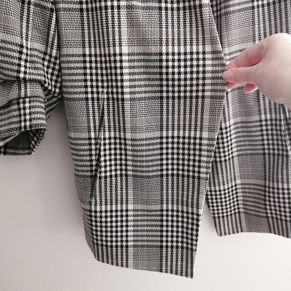 Aritzia Babaton Power Hip Blazer Black White Plaid Houndstooth Crepe 4 - Picture 10 of 17